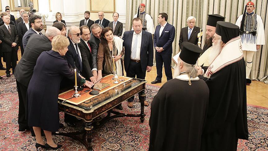 Yunanistan'da yeni kabine yemin ederek göreve başladı