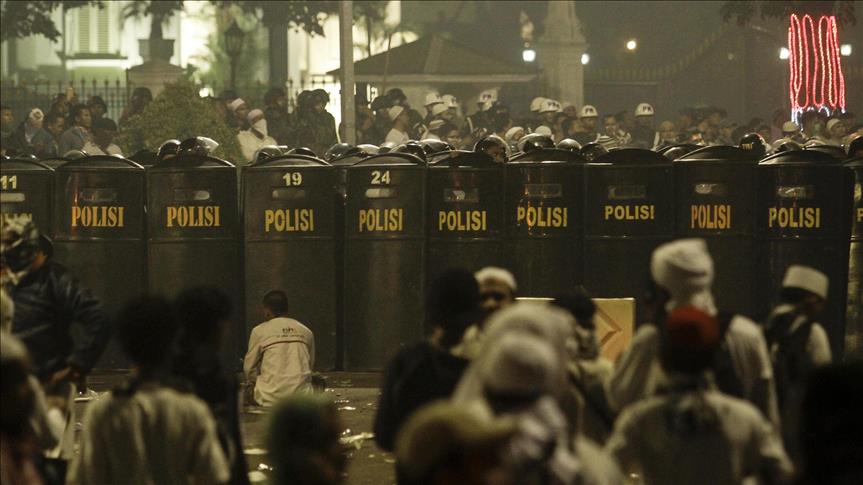 Indonesia frees 10 suspected of provoking Jakarta chaos