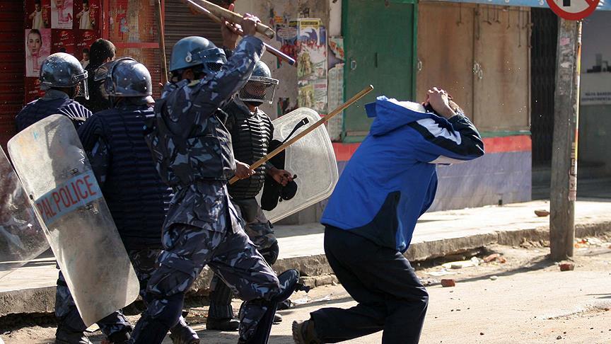 Nepal'de Maocu yönetimi protesto eden 144 kişi gözaltına alındı