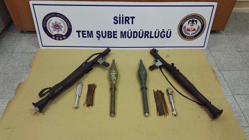 Siirt'te toprağa gömülü roketatarlar bulundu