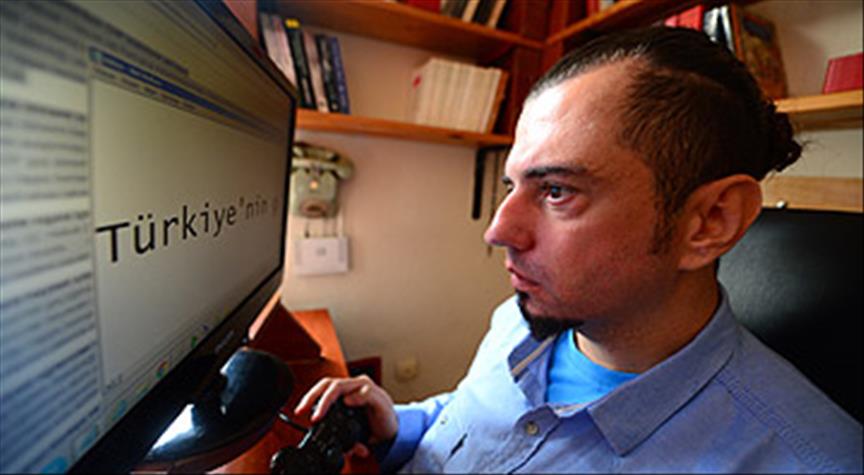 Duyularını kaybetti, duyguları kitap oldu