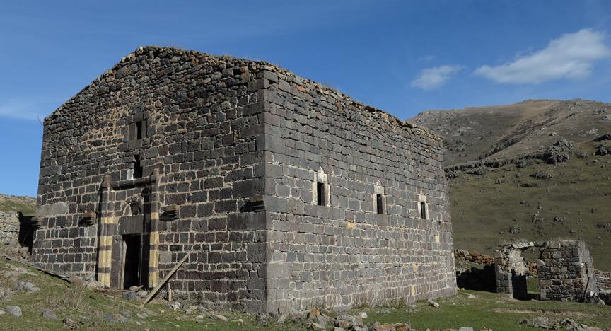 Definecilere geçit verilmeyince kilise ayakta kaldı