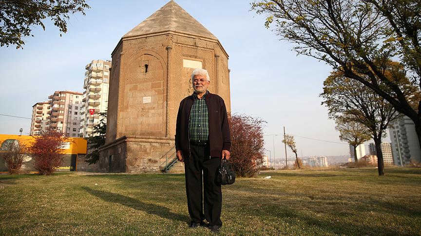 Türbe yollarında geçen ömür