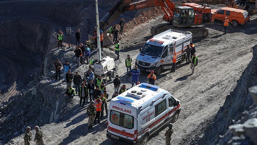 10 miners trapped 4 days after Turkish mine collapse