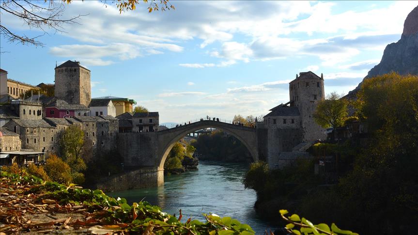 Mostar: Skokovi sa Starog mosta u Neretvu turistička atrakcija i u novembru
