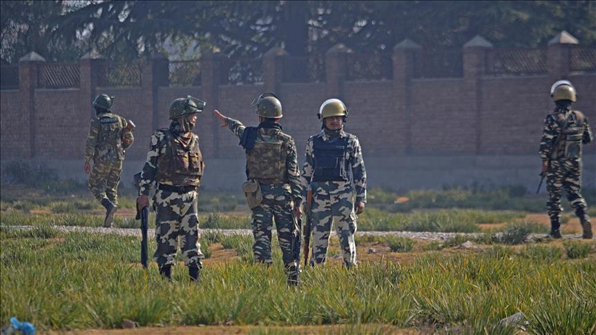 10 killed as India shells Pakistan boundary