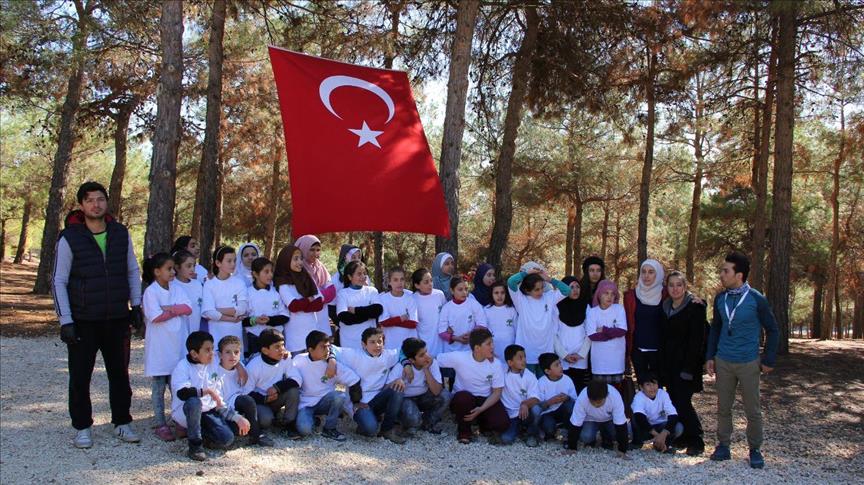 أطفال سوريون يذوقون طعم الابتسامة في تركيا              