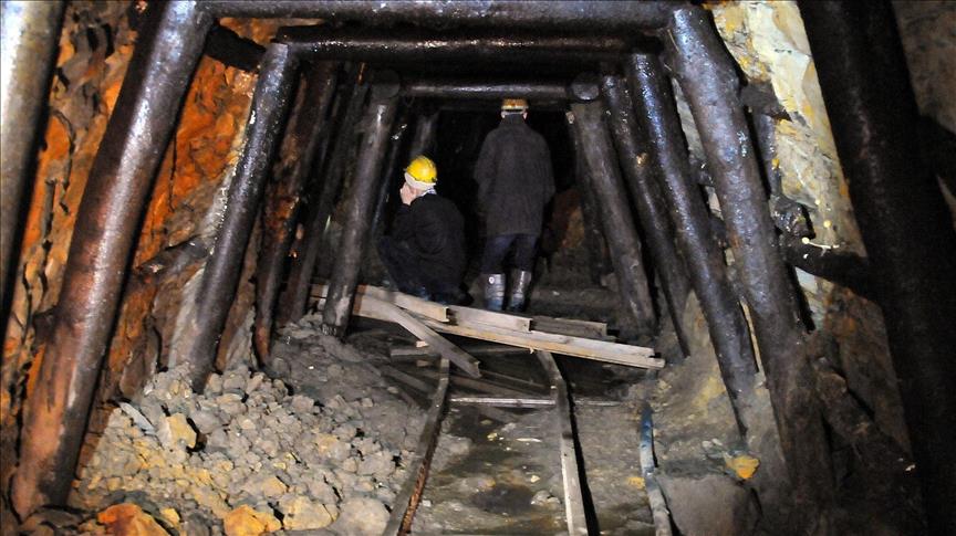 7 trapped in coal mine flooding in east China