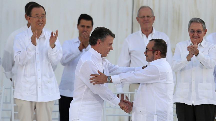 Government, FARC sign new peace deal in Colombia