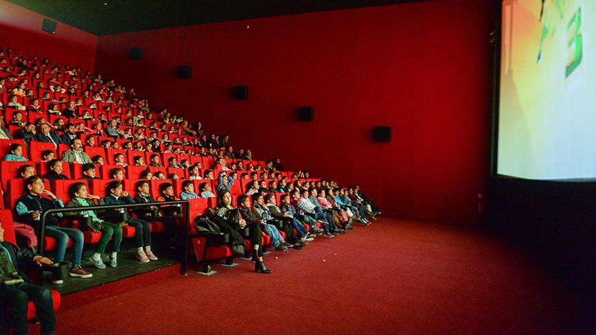 Sinema salonları bir milyon öğrenciyi ağırlayacak