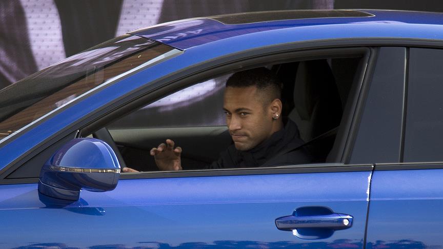 Neymar trafik kazası geçirdi
