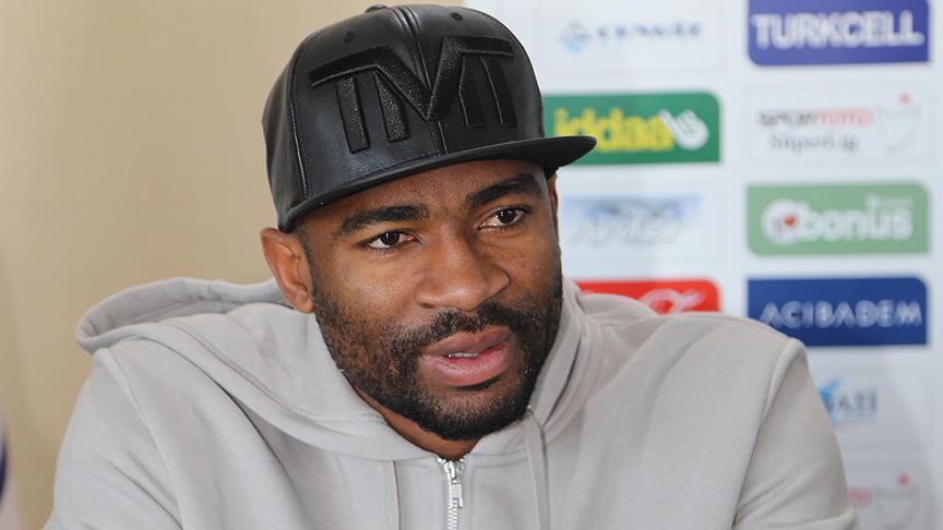 Çaykur Rizesporlu Kweuke'nin eşi kaza geçirdi