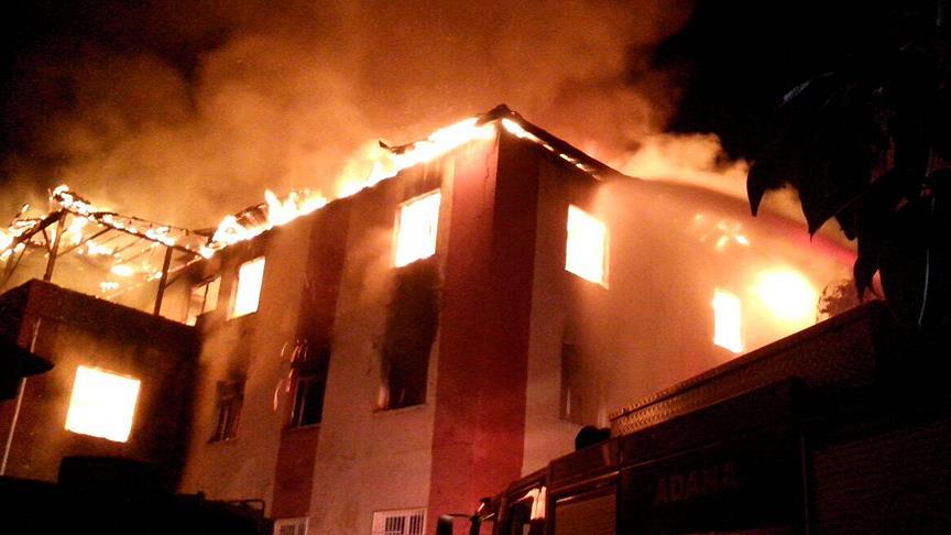 Adana'da özel öğrenci yurdunda yangın: 12 kişi hayatını kaybetti