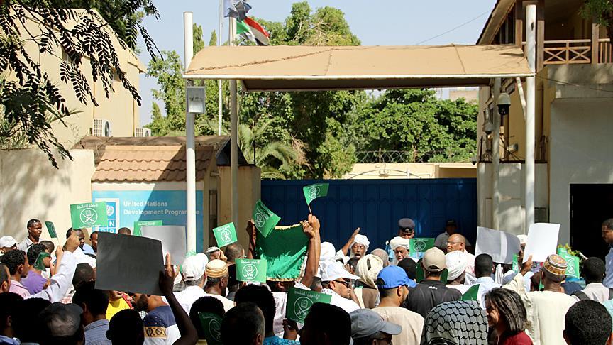 Sudan clamps down on press amid anti-austerity calls