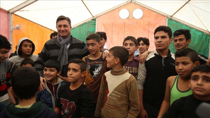 رئيس سلوفينيا يزور مخيم "الزعتري" للاجئين السوريين في الأردن