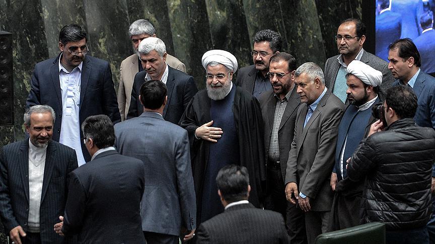 İran'da gelecek yılın bütçe tasarısı meclise sunuldu