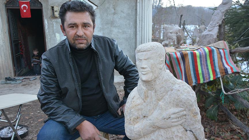 Yazın inşaat ustası kışın heykeltıraş