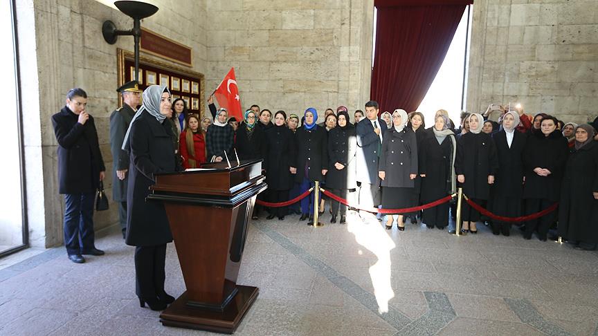 AK Parti'li kadın milletvekilleri Anıtkabir'i ziyaret etti