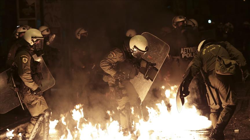 Greqi, policia ndalon 23 protestues pas incidenteve