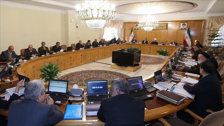 واحد پول ایران از ریال به تومان تغییر می کند