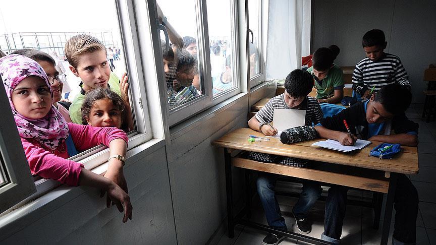  В лагерях беженцев в Турции обучаются до 79 тыс сирийских детей 