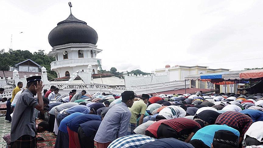 Widodo orders mosque be rebuilt in quake stricken town