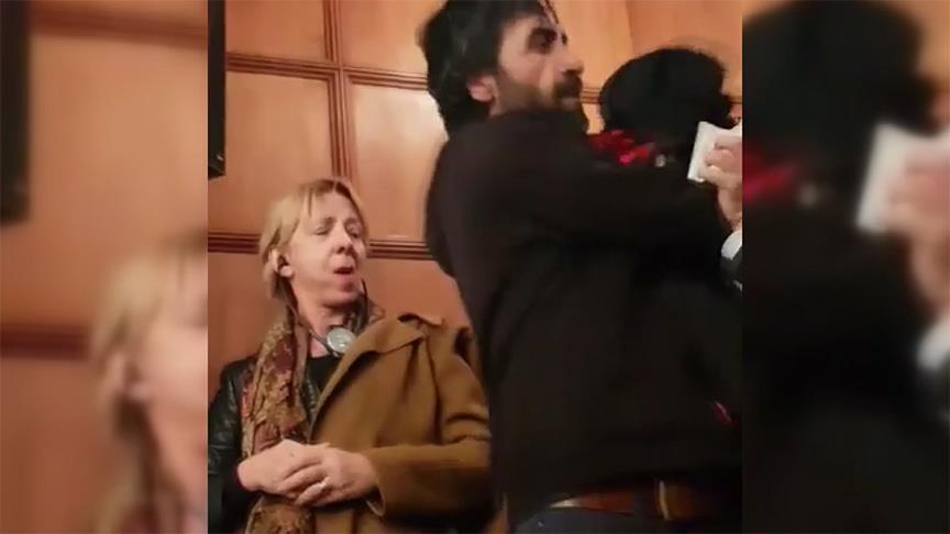 İsviçre'de Can Dündar'a soru sormak isteyen Türk vatandaşı saldırıya uğradı