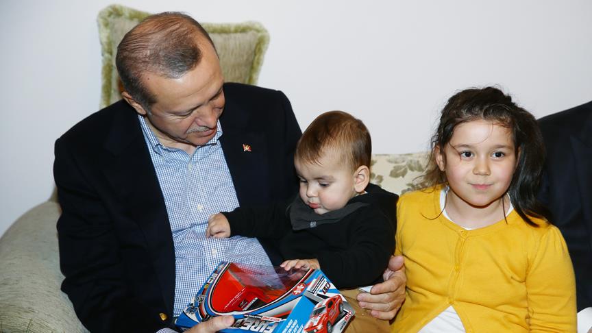 Erdoğan'dan 15 Temmuz şehitlerinin ailelerine ziyaret