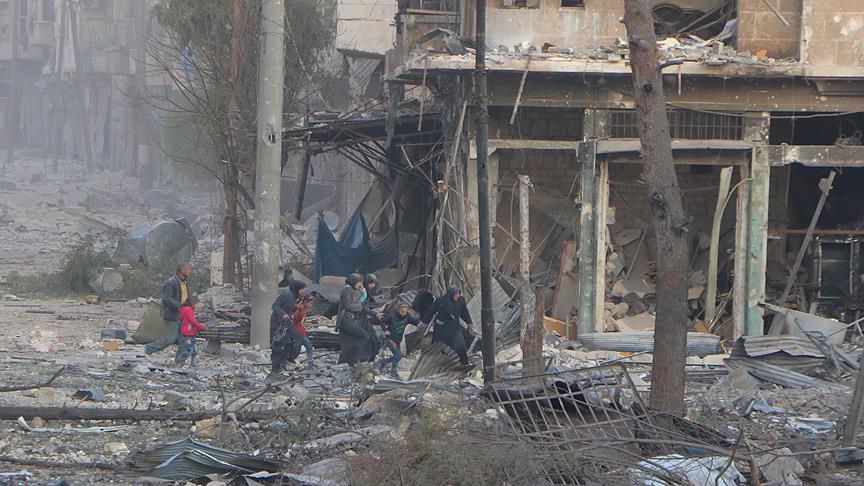 Doğu Halep'te rejim saldırıları sürüyor 