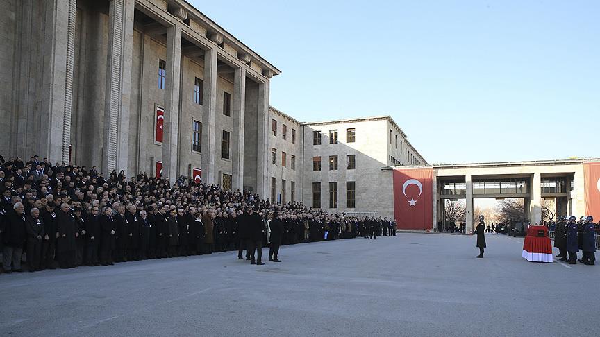 Eski TBMM Başkanı Sezgin, Meclisten uğurlandı