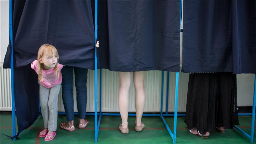 Romanians vote in parliamentary elections