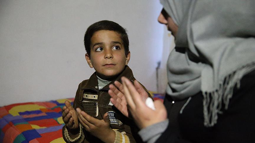 Oğlunun yeniden duymasının hayaliyle yaşıyor 