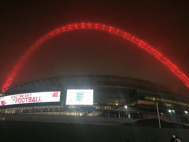 Wembley Stadium arch in red after Turkish terror attack
