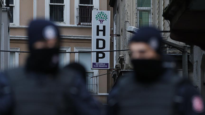 Police detain 20 opposition HDP members in Istanbul