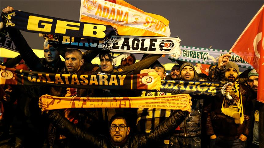 Ljuti rivali s tribina zajedničkim skupom u Istanbulu osudili teroristički napad