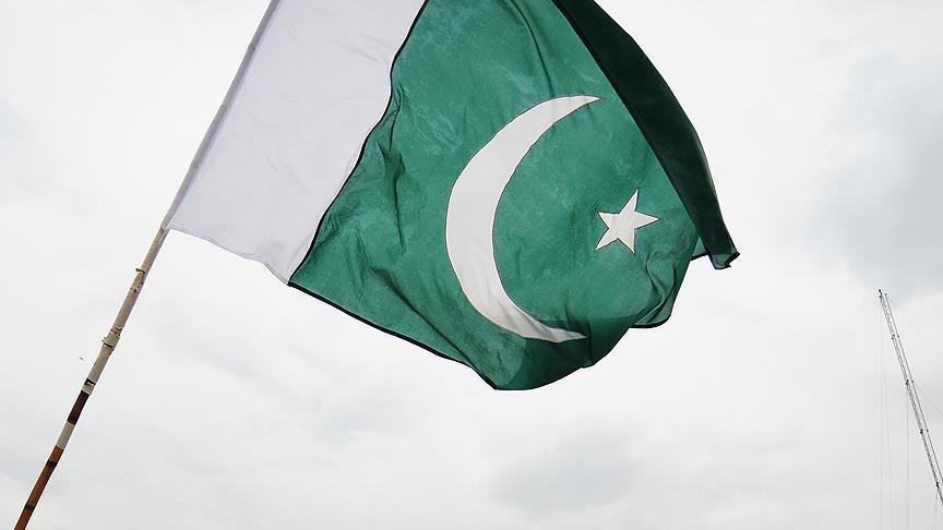 Pakistani icon given state funeral after plane crash