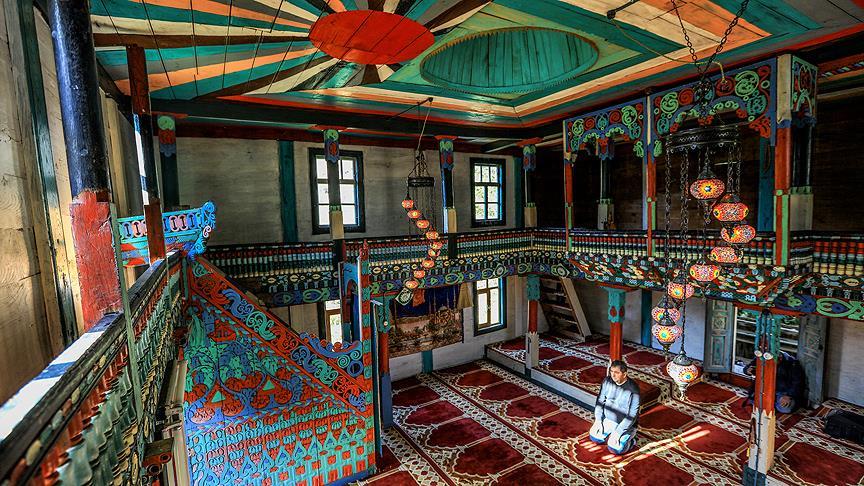 Tarihi camiyi köylüler 165 yıldır koruyor