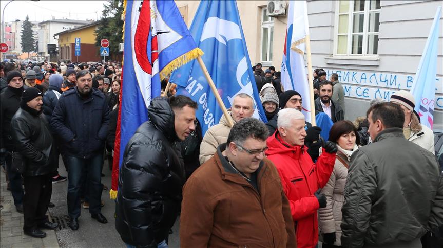 Stotine sindikalaca počelo proteste u Banjaluci zbog smanjivanja plata 