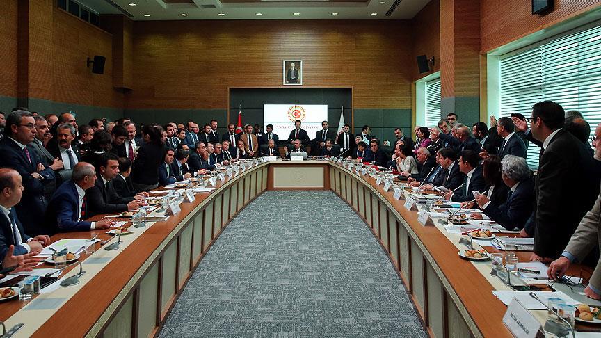 Siyasi parti temsilcileri Anayasa Komisyonundaki gerginliği değerlendirdi