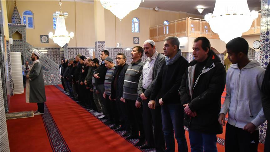 مسلمو إسكندنافيا .. 4 صلاوات بوضوء واحد