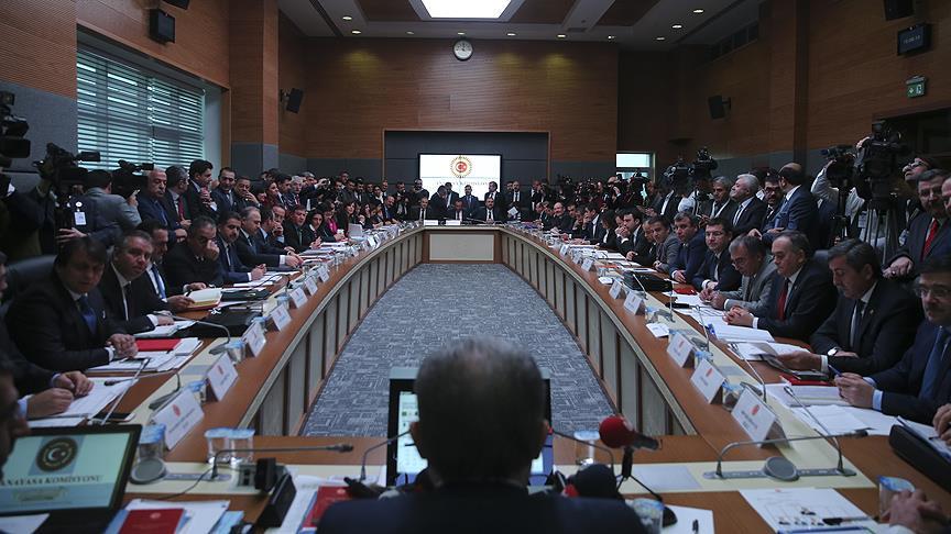 Anayasa değişikliği teklifi komisyonda kabul edildi