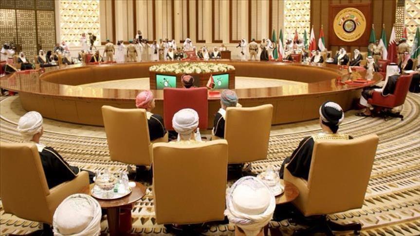 دول الخليج تعتزم فرض ضريبة انتقائية على التبغ والمشروبات الغازية