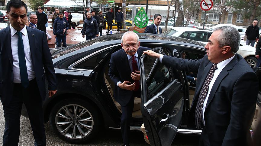 Kılıçdaroğlu, TBMM Başkanı Kahraman'ı hastanede ziyaret etti