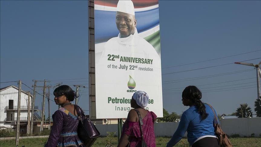 Gambian minister abandons Jammeh, flees to Senegal 