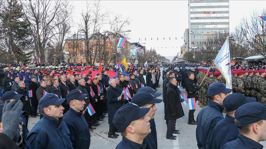 Bosnian Serbs again defy court, celebrate Statehood Day