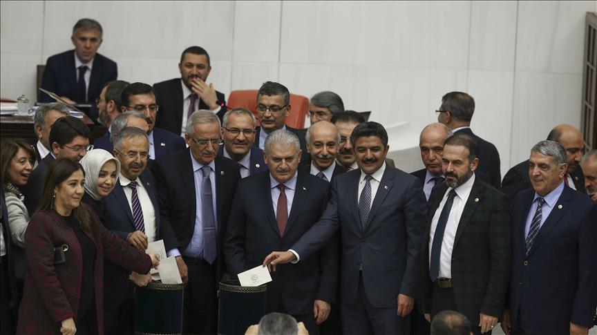 Anayasa değişikliği teklifinde 13. madde kabul edildi