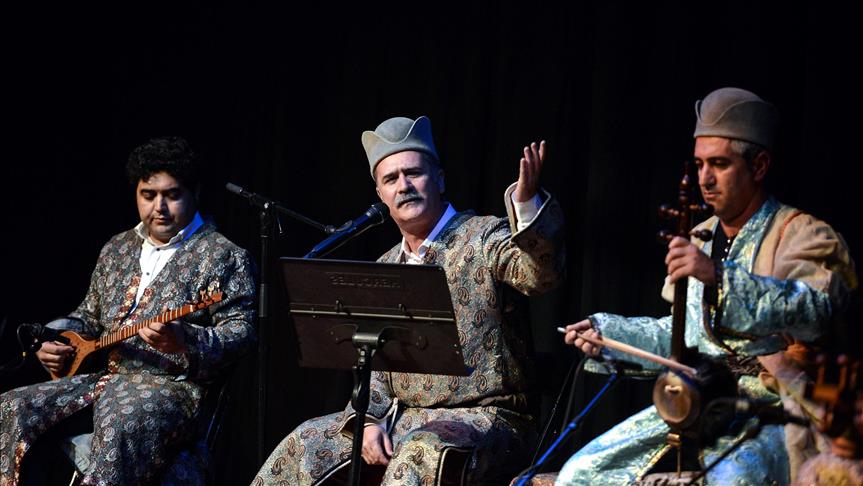 اجرای گروه ترک های قشقایی در جشنواره موسیقی فجر ایران