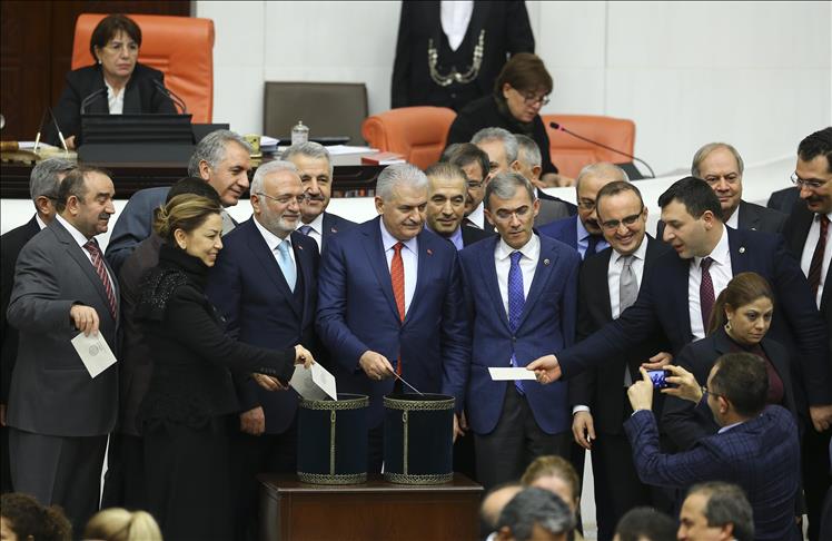 Turkish MPs pass final articles of new Constitution