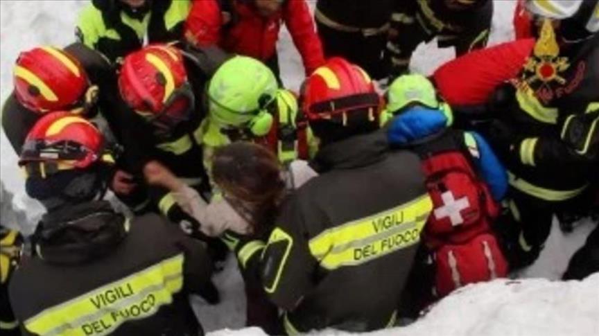 Italija: Spašeno osam osoba ispod ruševina hotela nakon lavine 