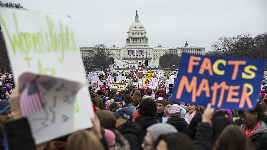 ABD'de on binlerce kişi Trump'ı protesto etti